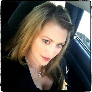 Meet your Posher, Janet